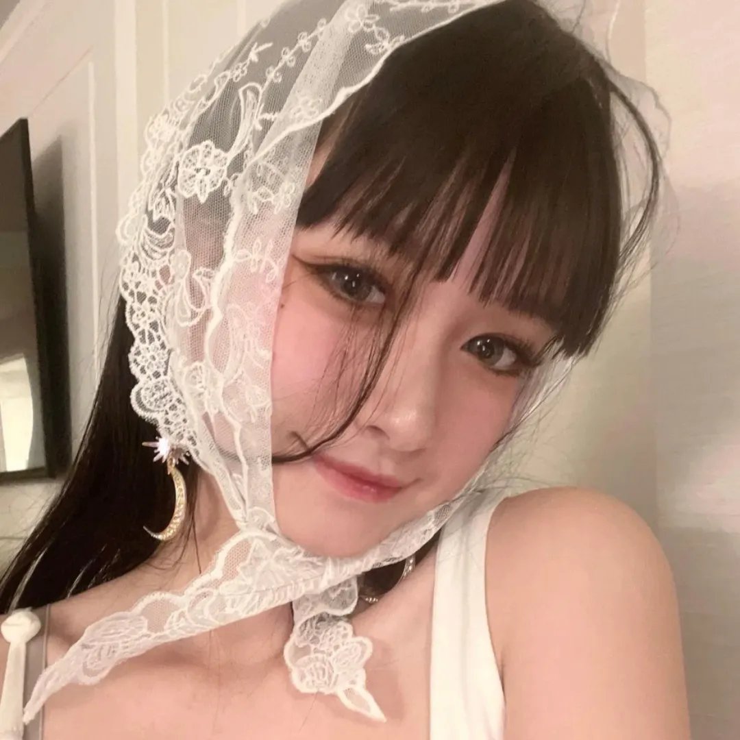捆著你,困著我