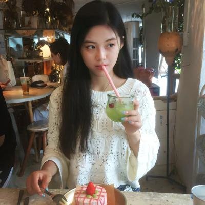 带剑女孩